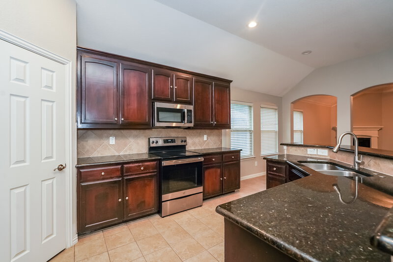 2,470/Mo, 7413 Errandale Dr Fort Worth, TX 76179 Kitchen View 3