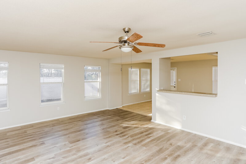 2,335/Mo, 745 Capricorn St Cedar Hill, TX 75104 Living Room View