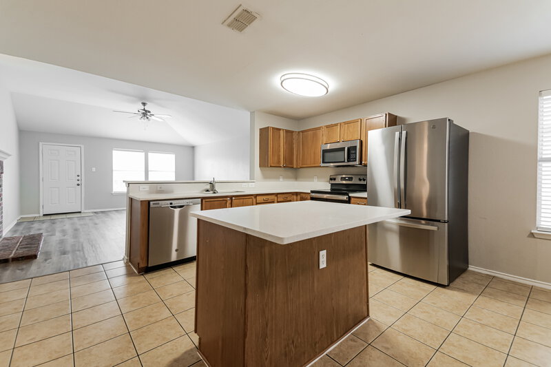 2,230/Mo, 9104 Chisholm Trl Cross Roads, TX 76227 Kitchen View