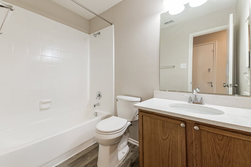 2,230/Mo, 9104 Chisholm Trl Cross Roads, TX 76227 Bathroom View