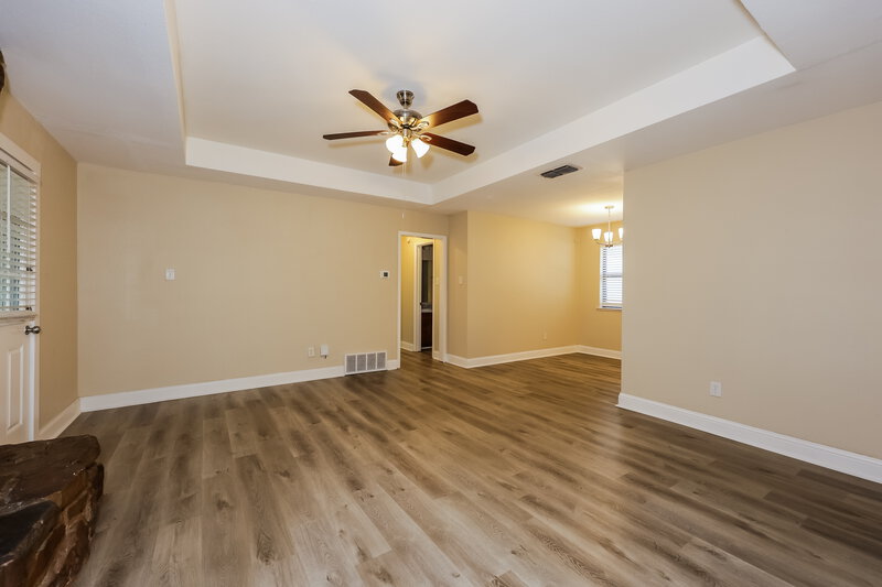 1,805/Mo, 901 Springhill Dr Burleson, TX 76028 Living Room View 3