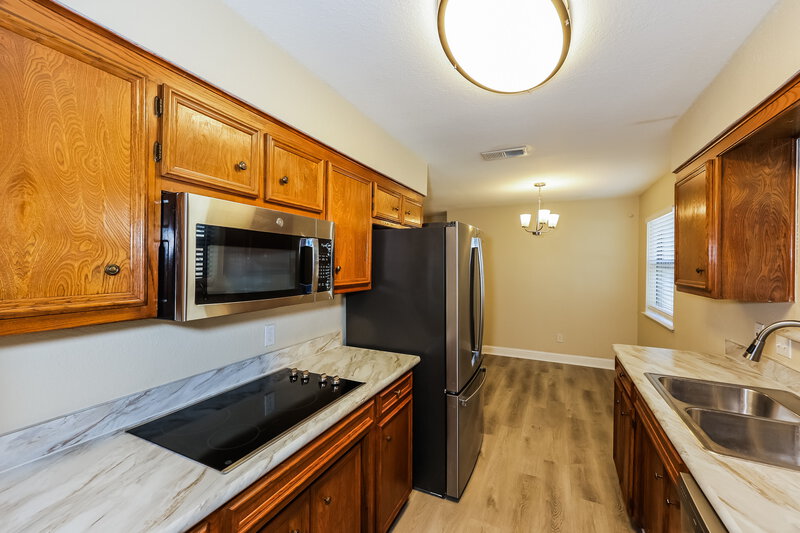 1,805/Mo, 901 Springhill Dr Burleson, TX 76028 Kitchen View 3