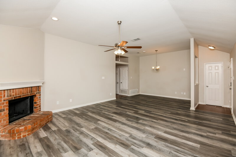 2,320/Mo, 6608 Maryannes Ct Fort Worth, TX 76135 Living Room View 2