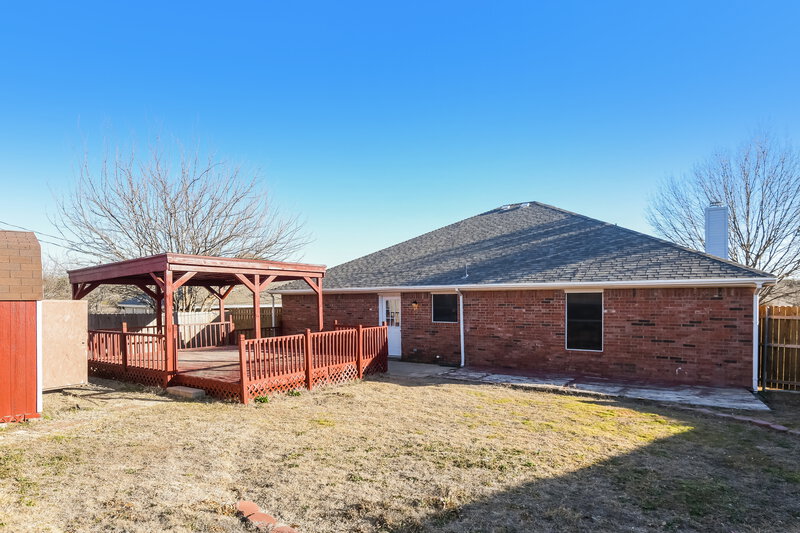 2,320/Mo, 6608 Maryannes Ct Fort Worth, TX 76135 Rear View