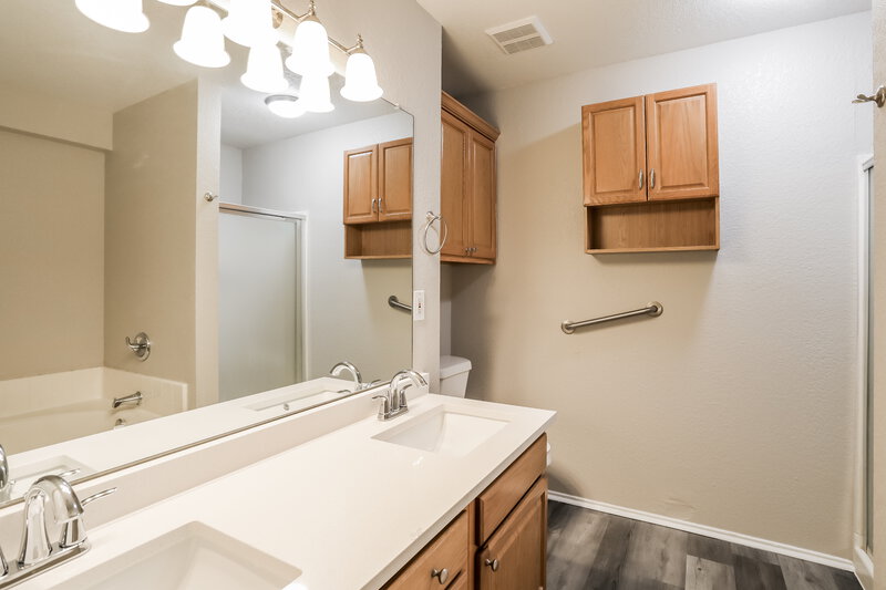 2,085/Mo, 12420 Silver Mist Trl Burleson, TX 76028 Main Bathroom View