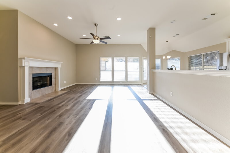 2,905/Mo, 6336 Canyon Lake Dr Dallas, TX 75249 Living Room View