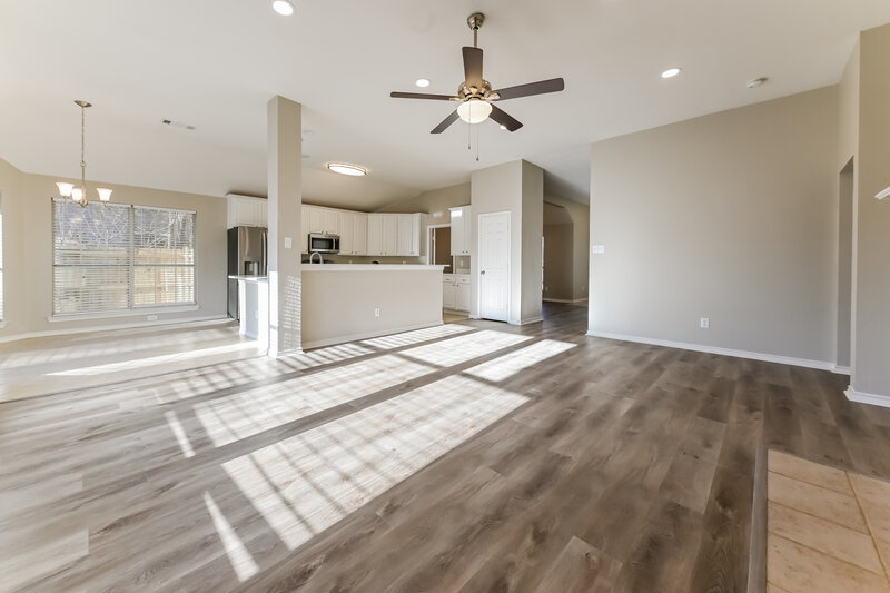 2,905/Mo, 6336 Canyon Lake Dr Dallas, TX 75249 Living Room View 2