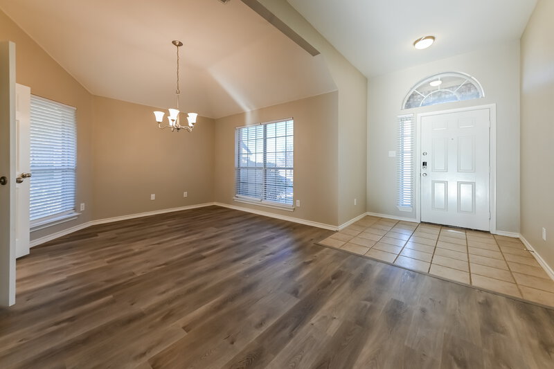 2,905/Mo, 6336 Canyon Lake Dr Dallas, TX 75249 Living Room View 3