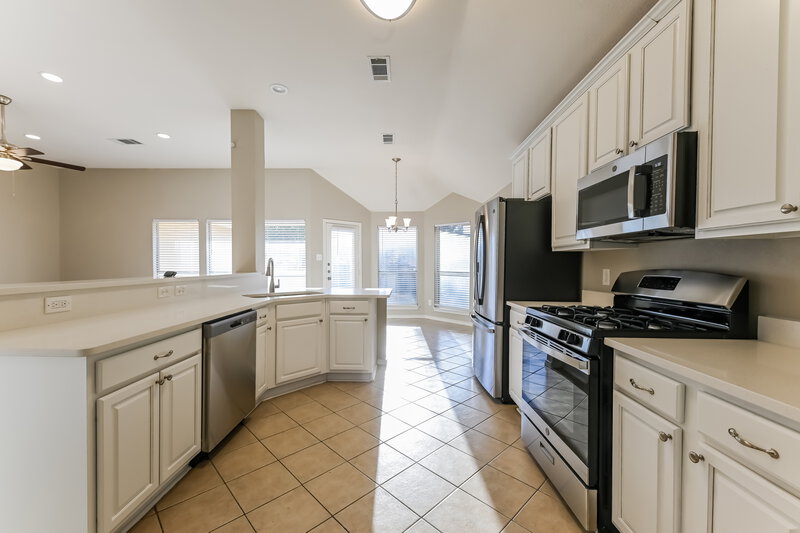 2,905/Mo, 6336 Canyon Lake Dr Dallas, TX 75249 Kitchen View