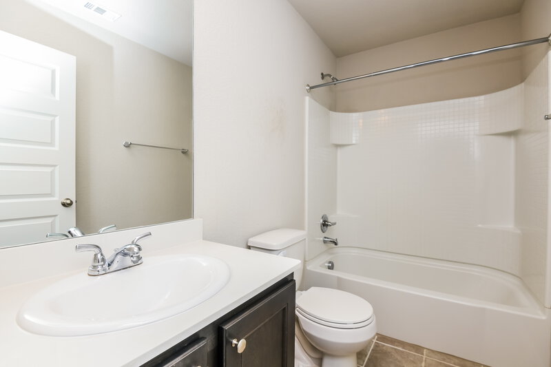 2,940/Mo, 6253 Jackstaff Dr Fort Worth, TX 76179 Bathroom View