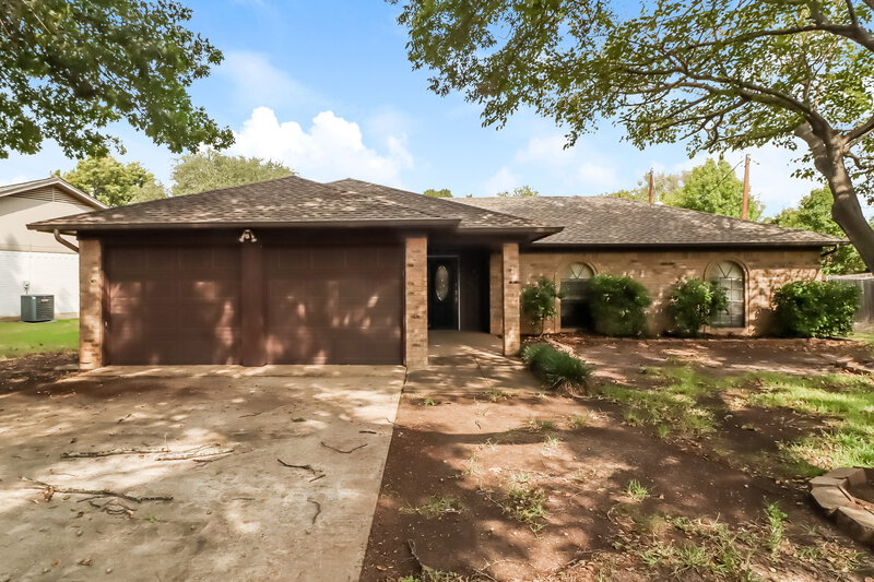 2,060/Mo, 1709 Tobie Layne St Benbrook, TX 76126 External View
