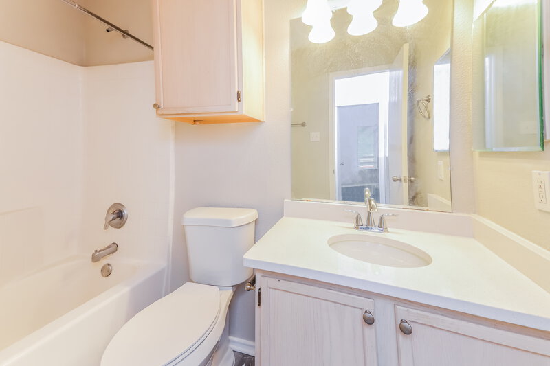 2,355/Mo, 1570 Brookstone Dr Little Elm, TX 75068 Bathroom View