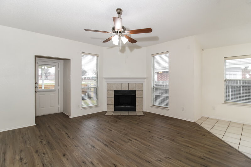 2,265/Mo, 4629 Quarry Cir Fort Worth, TX 76244 Living Room View