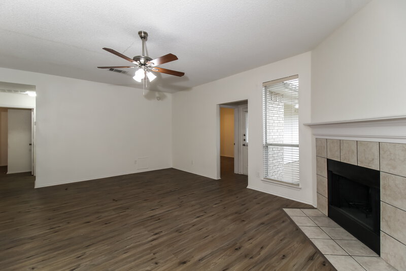 2,265/Mo, 4629 Quarry Cir Fort Worth, TX 76244 Living Room View 3