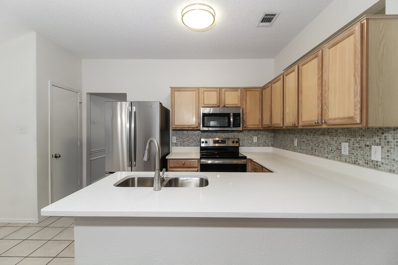 2,265/Mo, 4629 Quarry Cir Fort Worth, TX 76244 Kitchen View 3