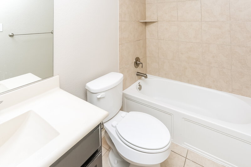 2,260/Mo, 14409 Mainstay Way Haslet, TX 76052 Bathroom View