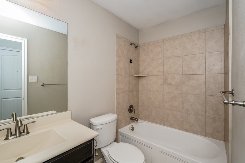 2,260/Mo, 14409 Mainstay Way Haslet, TX 76052 Bathroom View