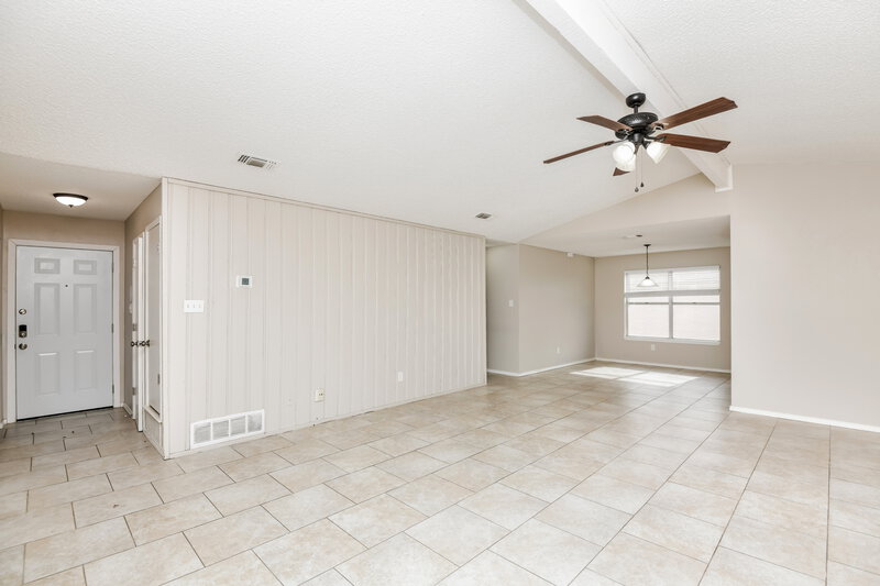 1,795/Mo, 6208 Cool Springs Dr Arlington, TX 76001 Living Room View