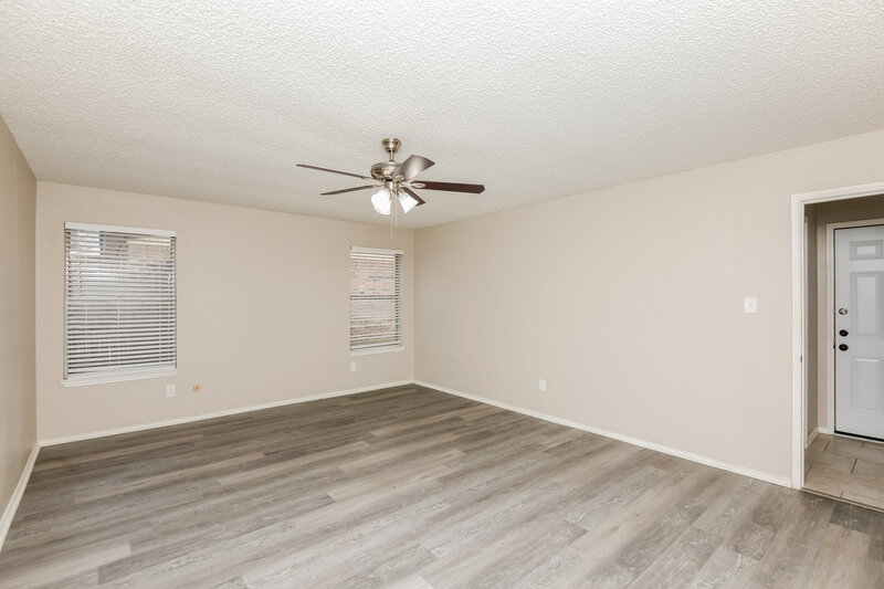 1,795/Mo, 6208 Cool Springs Dr Arlington, TX 76001 Main Bedroom View 2