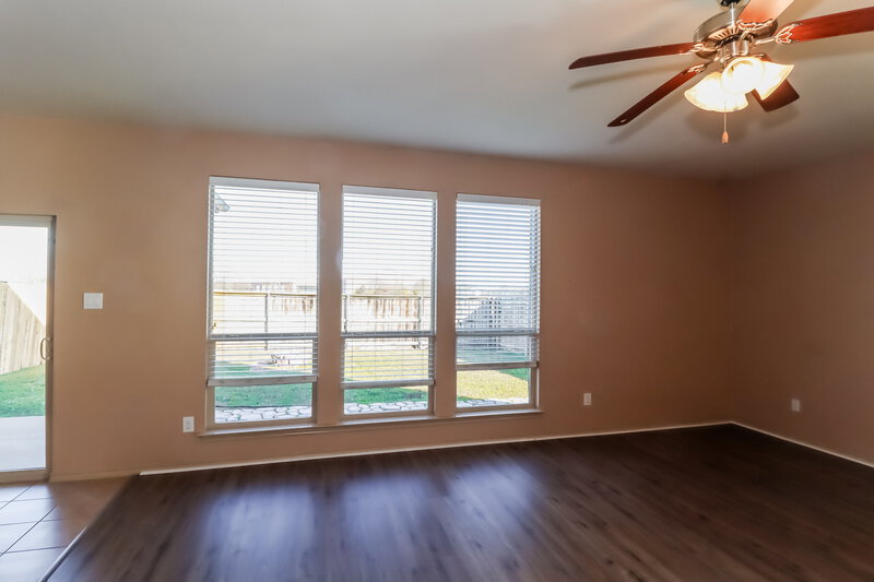 2,840/Mo, 1016 Sunderland Ln Fort Worth, TX 76134 Living Room View