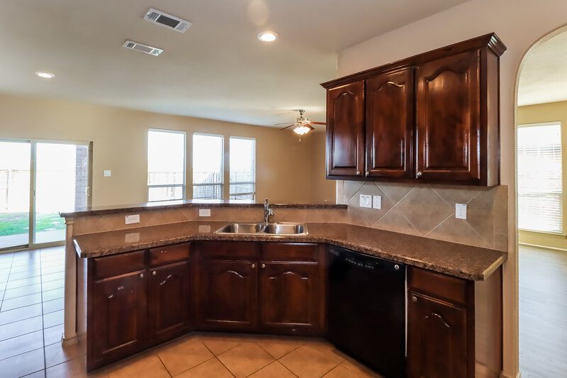 2,840/Mo, 1016 Sunderland Ln Fort Worth, TX 76134 Kitchen View