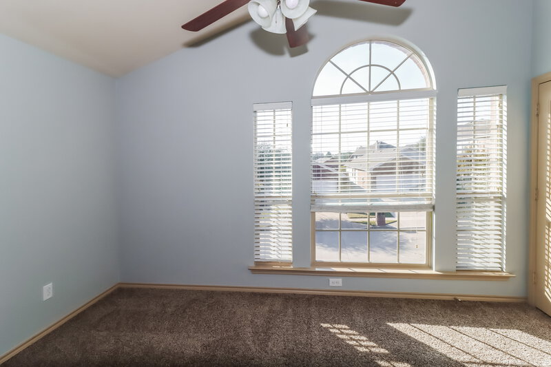 2,840/Mo, 1016 Sunderland Ln Fort Worth, TX 76134 Bedroom View 3