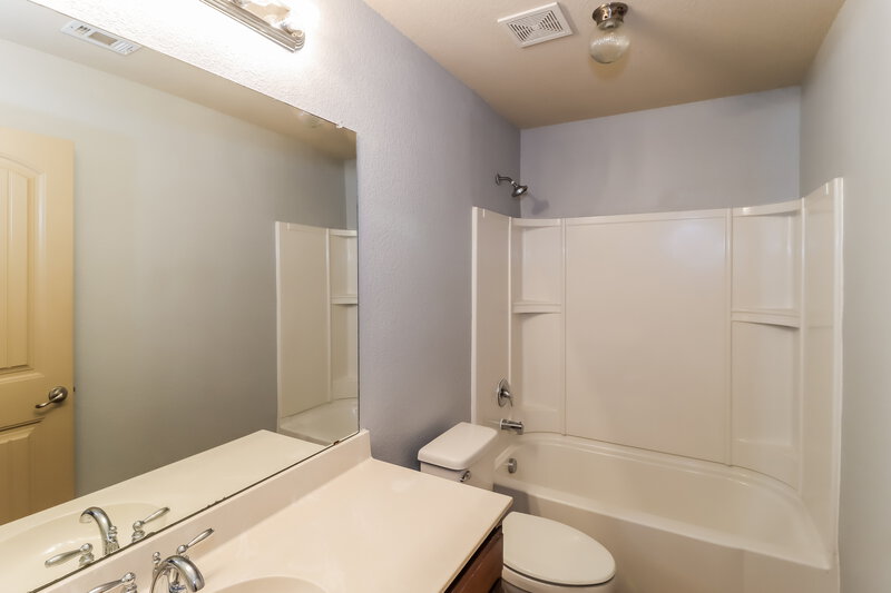 2,840/Mo, 1016 Sunderland Ln Fort Worth, TX 76134 Bathroom View