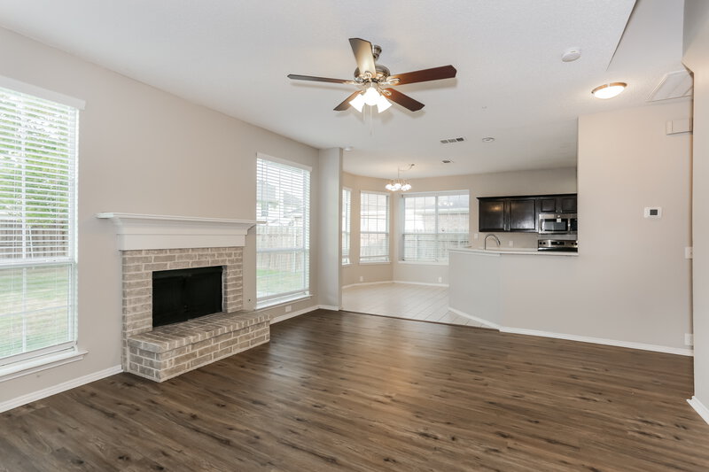 2,765/Mo, 4741 Park Downs Dr Fort Worth, TX 76137 Living Room View