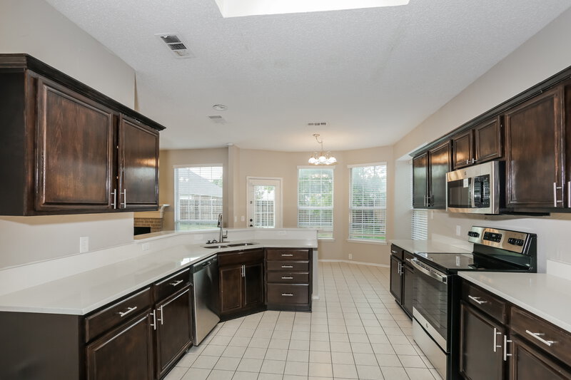 2,765/Mo, 4741 Park Downs Dr Fort Worth, TX 76137 Kitchen View 2