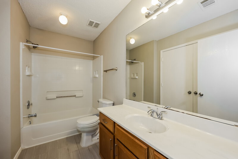 2,340/Mo, 10237 Dallam Ln Fort Worth, TX 76108 Bathroom View