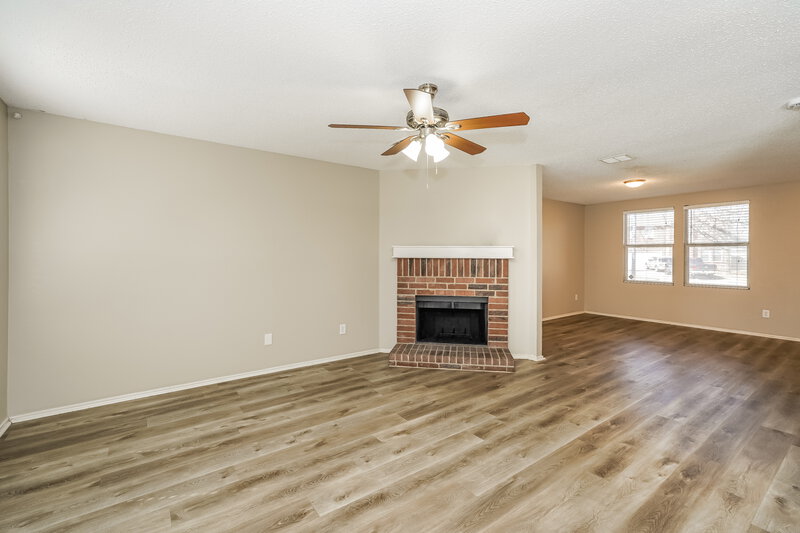 2,355/Mo, 1808 Lariat Dr Justin, TX 76247 Family Room View 2