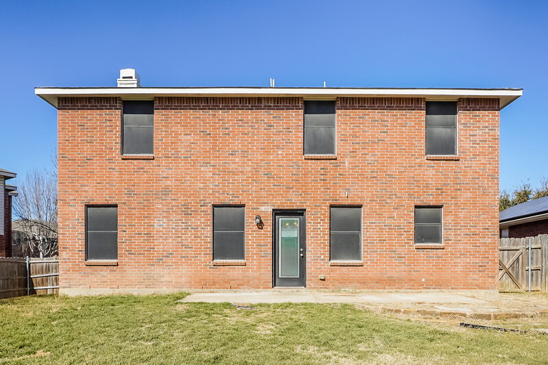 2,355/Mo, 1808 Lariat Dr Justin, TX 76247 Rear View
