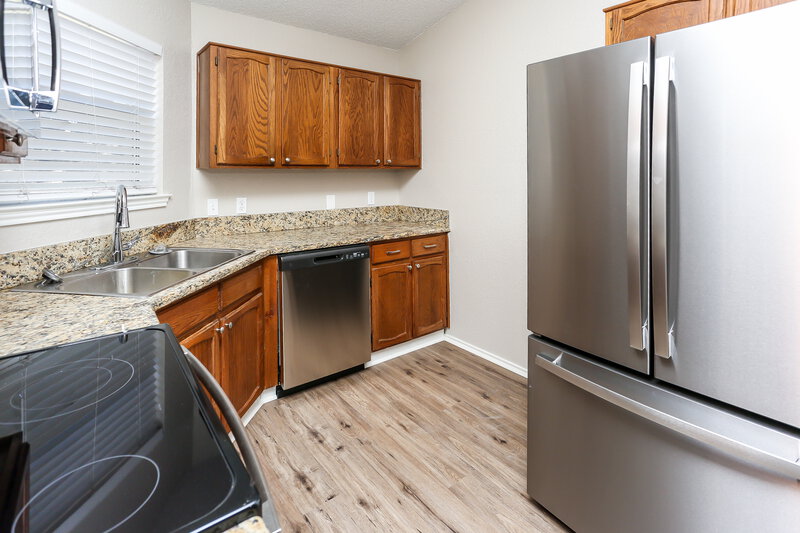 2,055/Mo, 1040 West Hills Ter Saginaw, TX 76179 Kitchen View 2