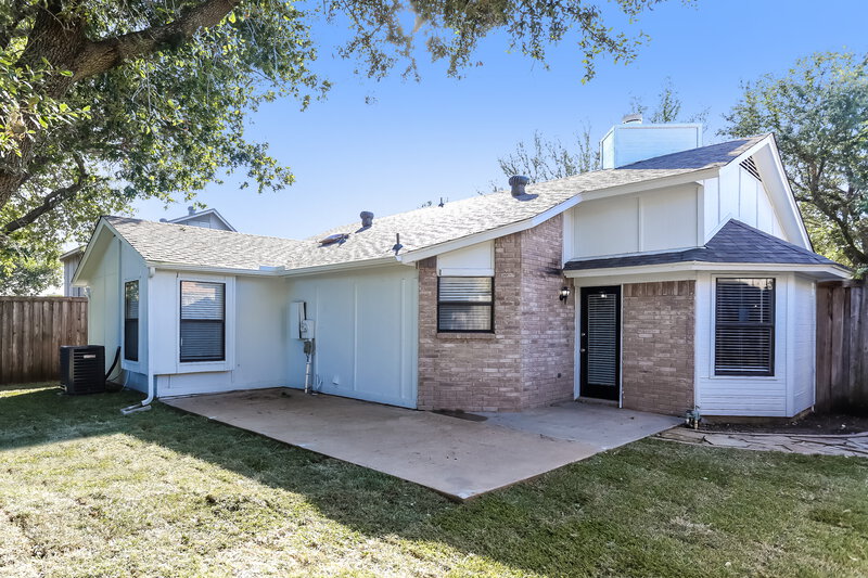 2,055/Mo, 1040 West Hills Ter Saginaw, TX 76179 Rear View