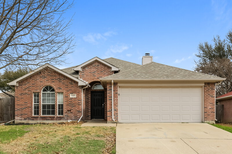 2,250/Mo, 1326 Misty Dr Midlothian, TX 76065 External View