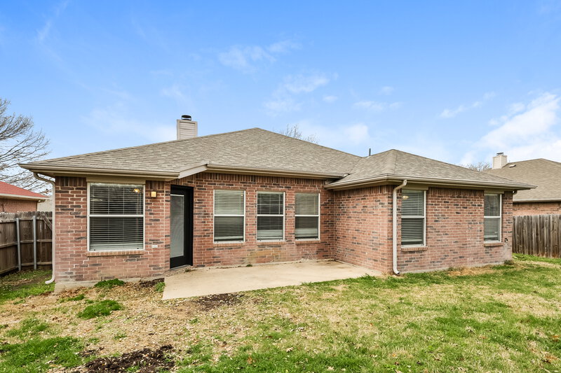 2,250/Mo, 1326 Misty Dr Midlothian, TX 76065 Rear View