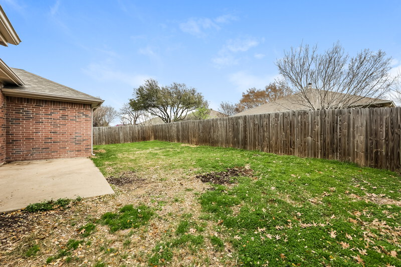 2,250/Mo, 1326 Misty Dr Midlothian, TX 76065 Backyard View