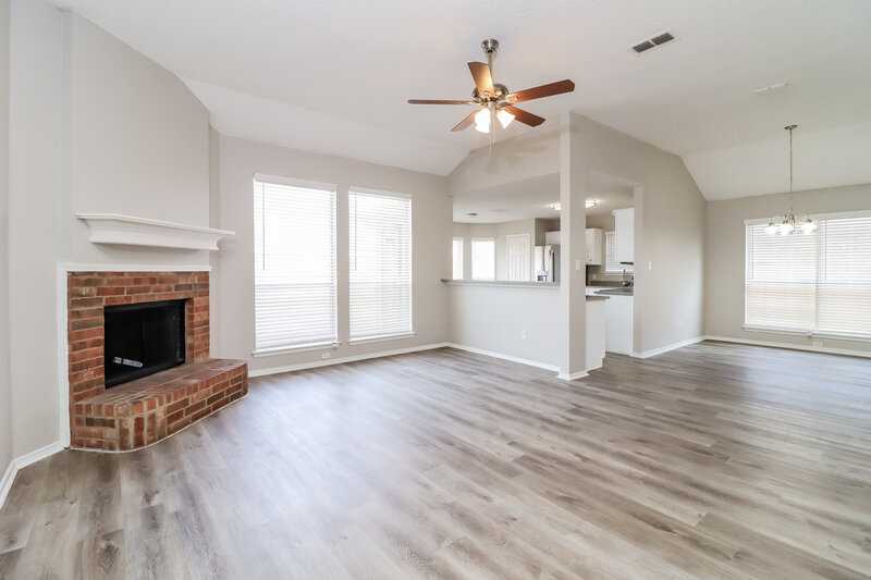 2,310/Mo, 3962 Colorado Springs Dr Fort Worth, TX 76123 Living Room View