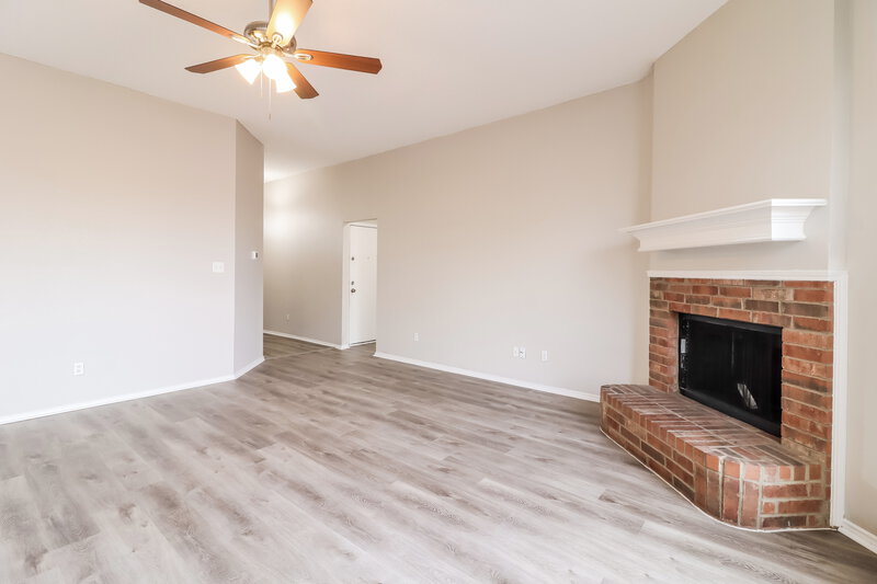 2,310/Mo, 3962 Colorado Springs Dr Fort Worth, TX 76123 Living Room View 2
