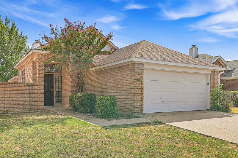 2,040/Mo, 6924 Aston Dr North Richland Hills, TX 76182 Front View