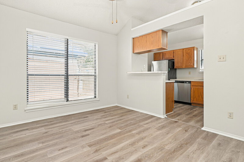 2,040/Mo, 6924 Aston Dr North Richland Hills, TX 76182 Dining Room View
