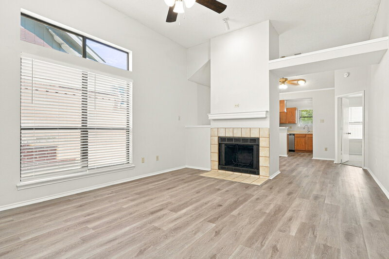 2,040/Mo, 6924 Aston Dr North Richland Hills, TX 76182 Family Room View