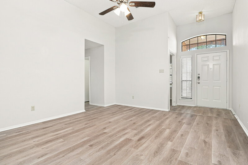 2,040/Mo, 6924 Aston Dr North Richland Hills, TX 76182 Family Room View 2