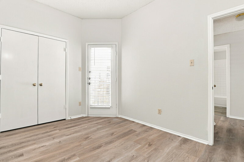 2,040/Mo, 6924 Aston Dr North Richland Hills, TX 76182 Bedroom View