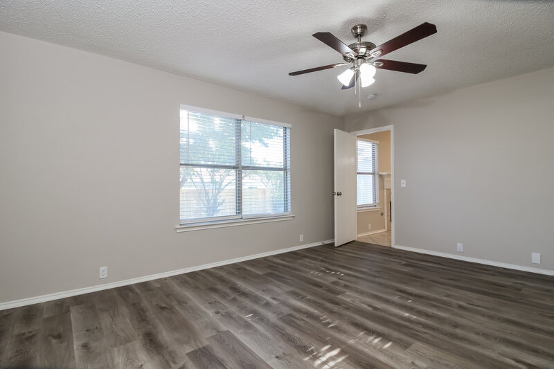 2,275/Mo, 3209 Bent Creek Dr Denton, TX 76210 Main Bedroom View