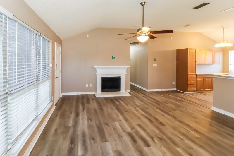 1,965/Mo, 1032 Sandalwood Dr Fort Worth, TX 76140 Living Room View