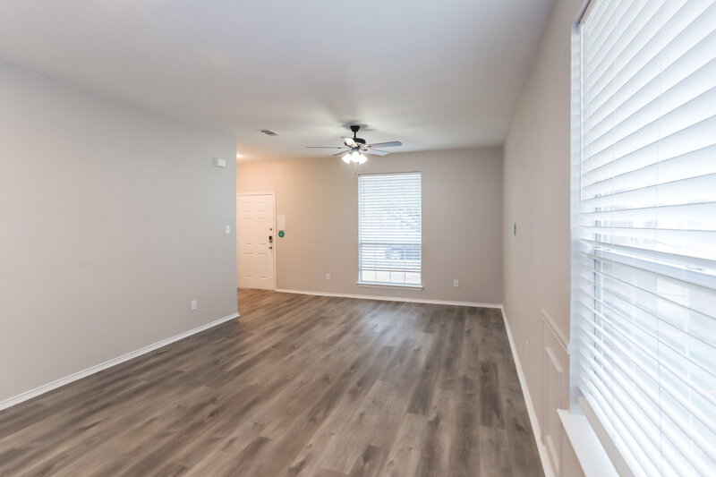 2,470/Mo, 4828 Stetson Dr S Fort Worth, TX 76244 Living Room View