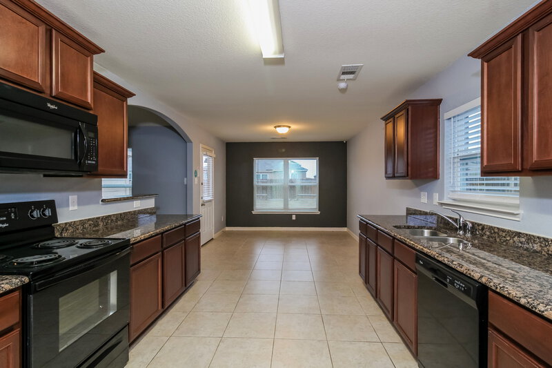 1,990/Mo, 204 Cottonwood Dr Princeton, TX 75407 Kitchen View 2