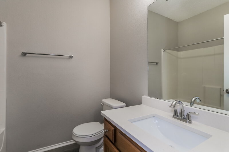 1,985/Mo, 4924 Cape St Fort Worth, TX 76179 Bathroom View
