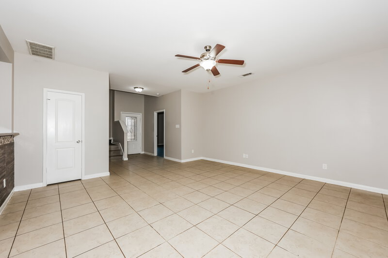 2,540/Mo, 4268 Tower Ln Crowley, TX 76036 Living Room View 3